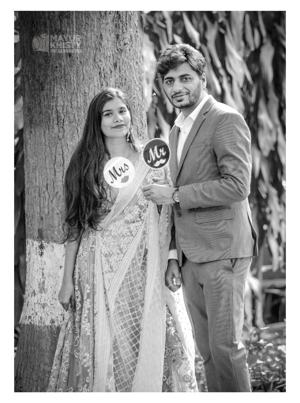 Couple Romantic photoshoot | Couple night photography | saree Pre Wedding shoot